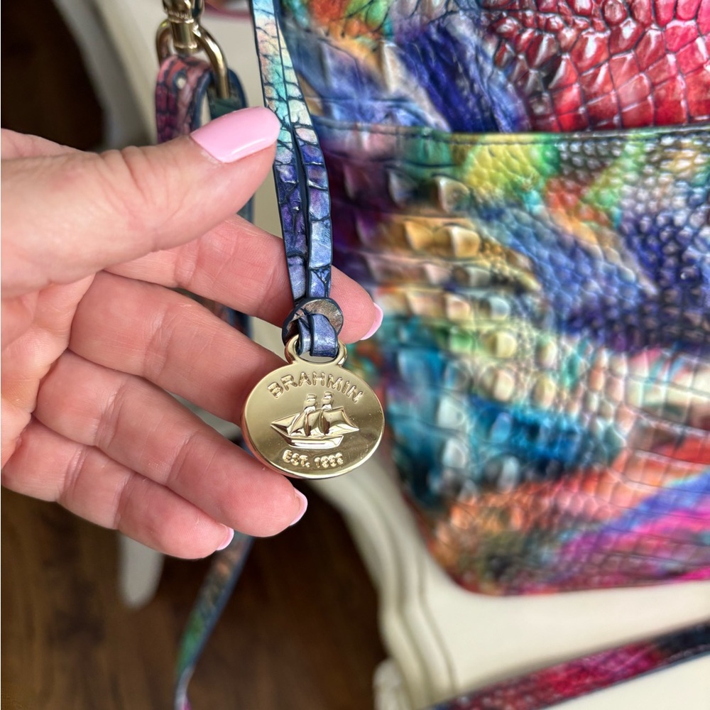 Brahmin multi color large  Melbourne bucket - Picture 6 of 8